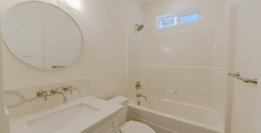 luxury apartment bathroom